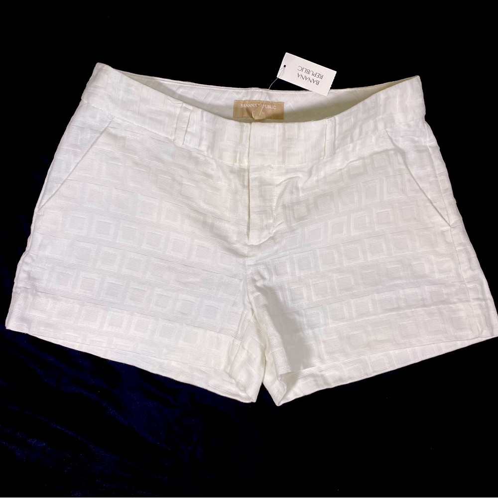 Banana Republic white shorts size 4.